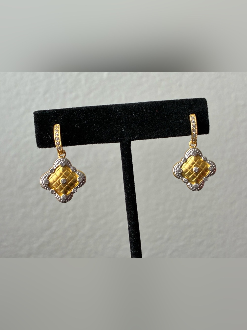 Freida Rothman Earring - Picture 9 of 10